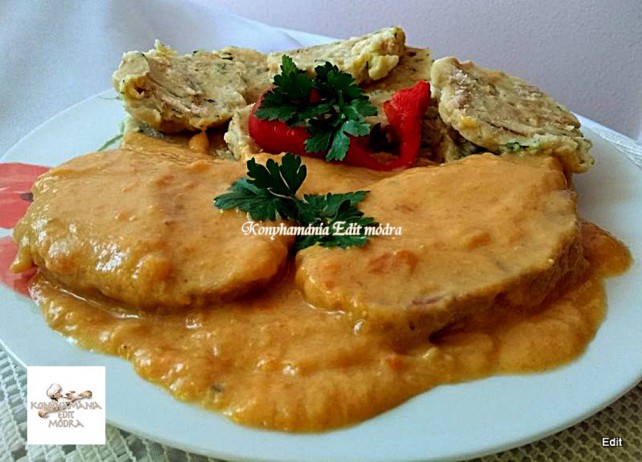 Vadas zsemlegombóccal Vadas zsemlegombóccal