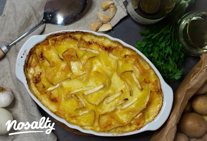 Tartiflette, a savoyai rakott burgonya Tartiflette, a savoyai rakott burgonya
