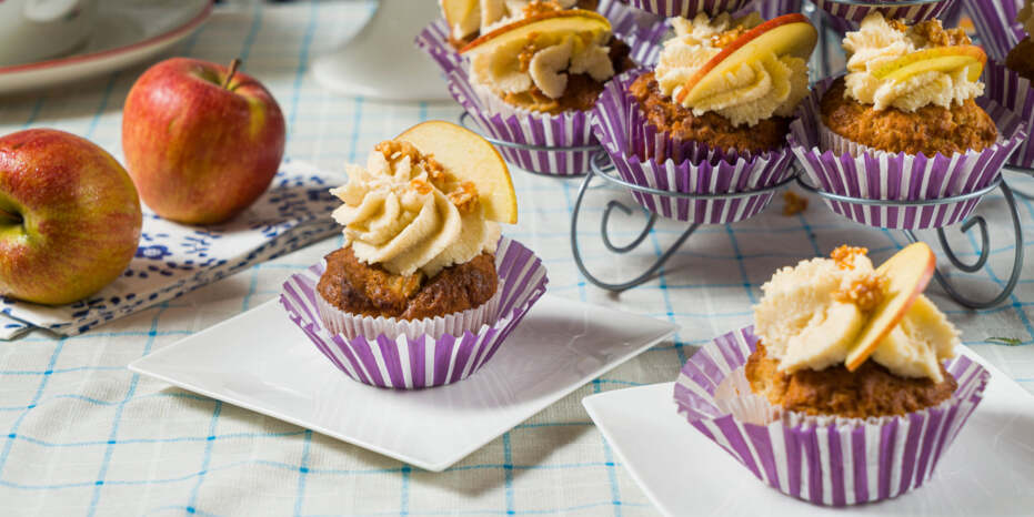 Almás muffin barnított vajjal, fahéjas habbal Almás muffin barnított vajjal, fahéjas habbal